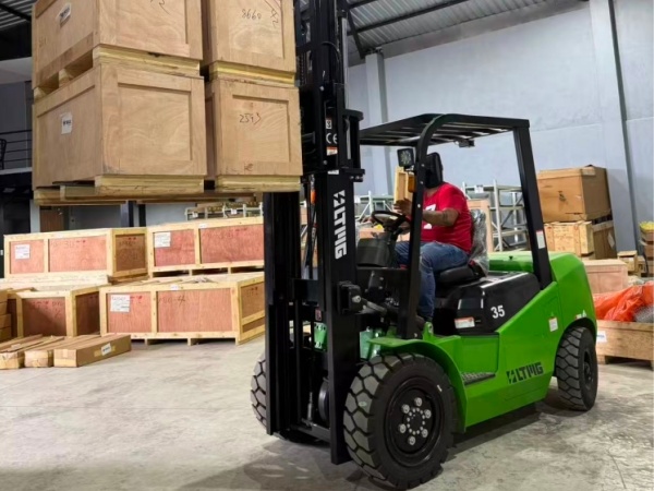LTMG FB35 Electric Forklift in Ecuador