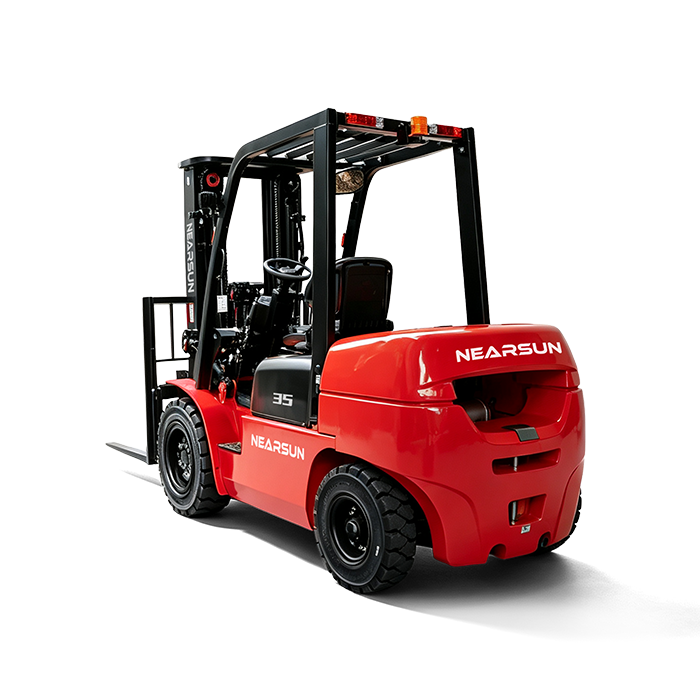 The front floor panel uses an integrated latch mechanism that can be opened without tools, greatly improving convenience for routine maintenance and repairs.