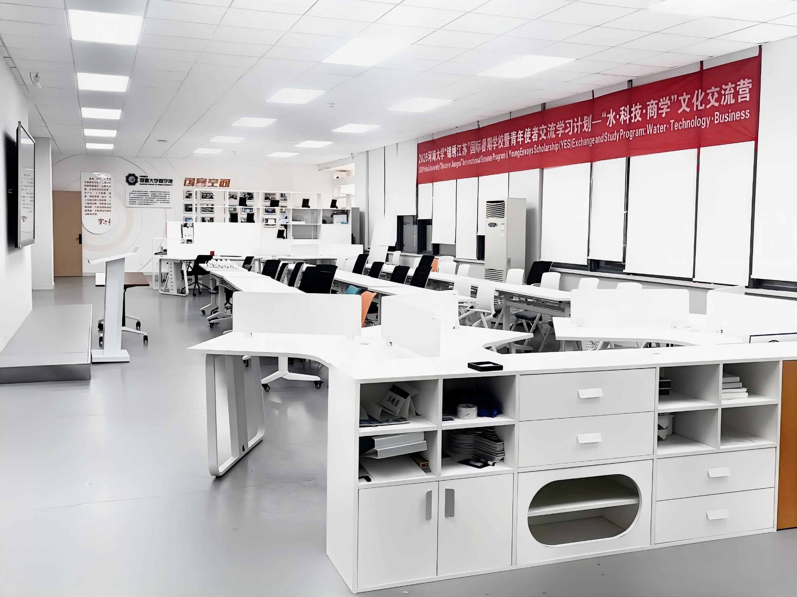 The "Maker Space" classroom donated by LTMG to the Business School of Hohai University has been officially completed